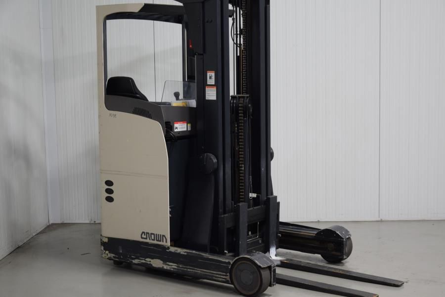 Crown ESR4500 Schubmaststapler www.mtc-forklifts.com Crown ESR4500 Schubmaststapler www.mtc-forklifts.com