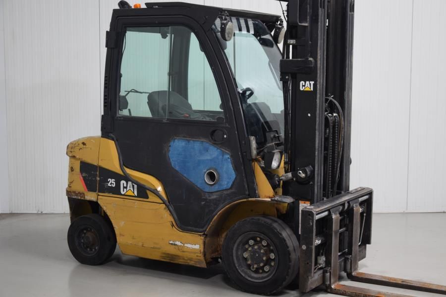 Caterpillar DP25N Diesel Forklift www.mtc-forklifts.com Caterpillar DP25N Diesel Forklift www.mtc-forklifts.com