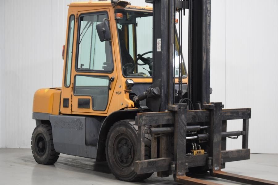 TCM FD50T8 Diesel Forklift www.mtc-forklifts.com TCM FD50T8 Diesel Forklift www.mtc-forklifts.com