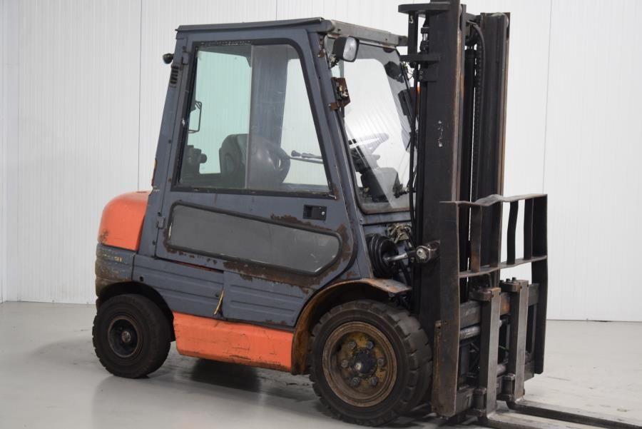 Toyota 62-6FDF30 Diesel Forklift www.mtc-forklifts.com Toyota 62-6FDF30 Diesel Forklift www.mtc-forklifts.com