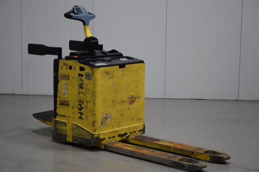 Hyster P2.0S Electric Pallet Truck www.mtc-forklifts.com Hyster P2.0S Electric Pallet Truck www.mtc-forklifts.com