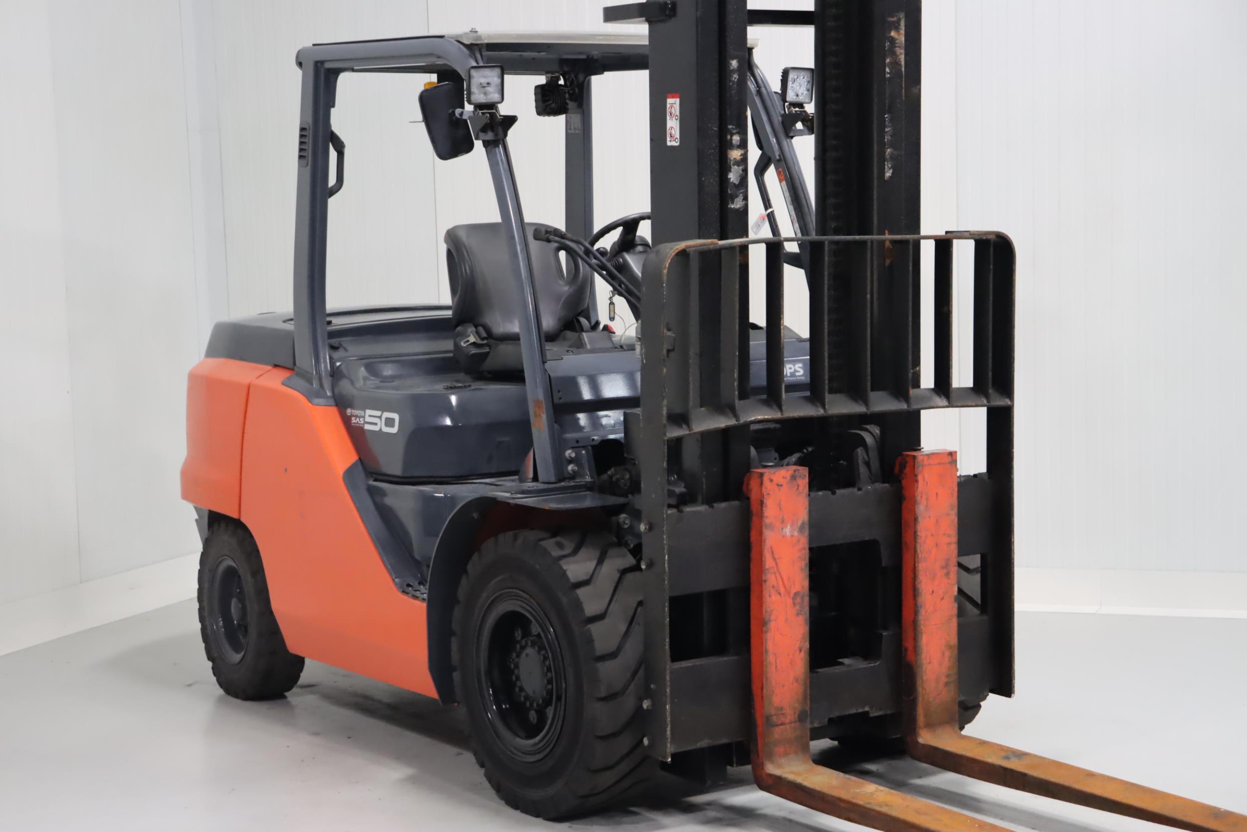 Toyota 8FD50N Diesel Forklift www.mtc-forklifts.com Toyota 8FD50N Diesel Forklift www.mtc-forklifts.com