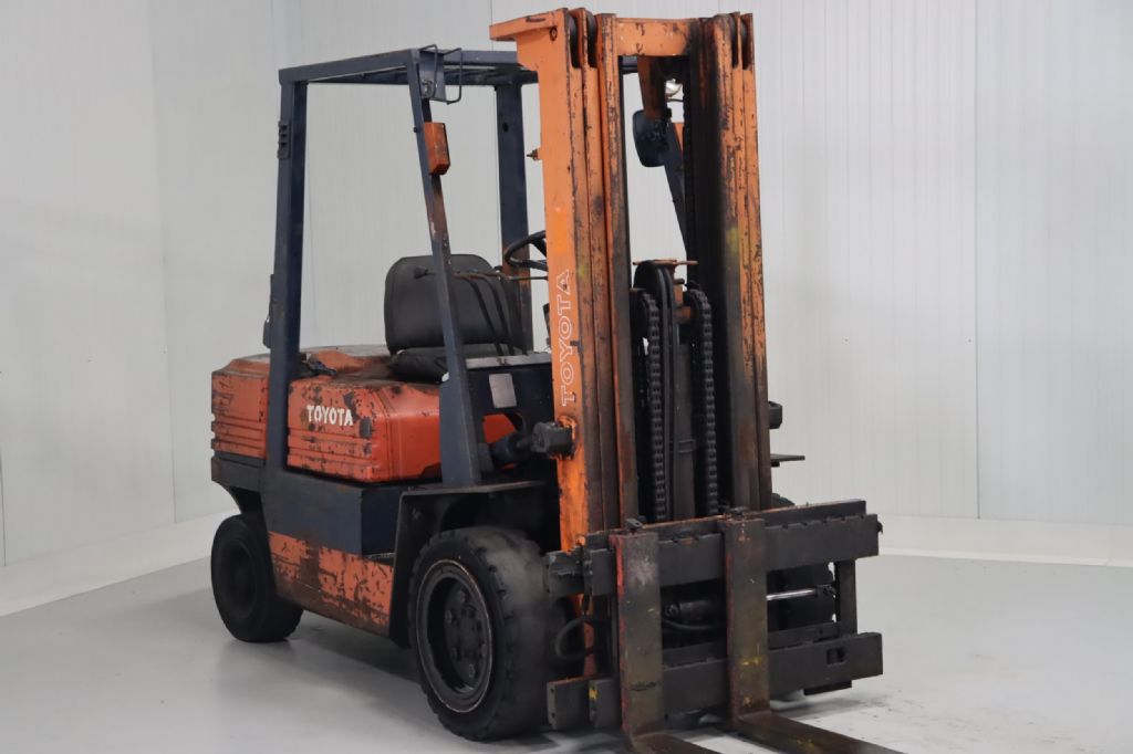 Toyota 02-5FD30 Diesel Forklift www.mtc-forklifts.com