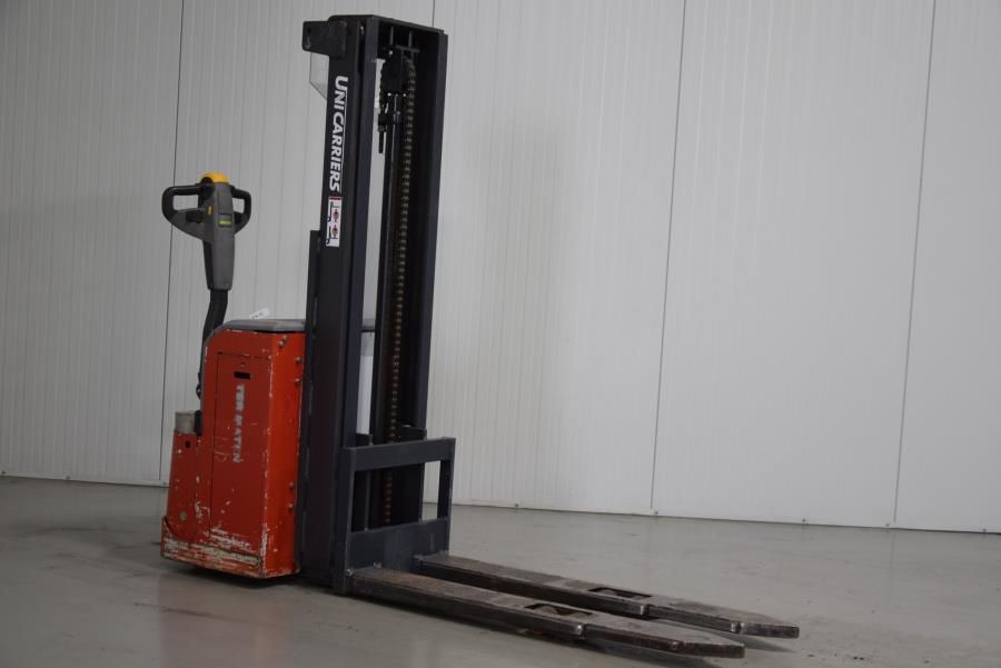 Unicarriers PSH160 High Lift stacker www.mtc-forklifts.com Unicarriers PSH160 High Lift stacker www.mtc-forklifts.com