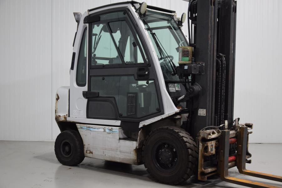 Unicarriers U1D2A25LQ LPG Forklifts www.mtc-forklifts.com Unicarriers U1D2A25LQ LPG Forklifts www.mtc-forklifts.com
