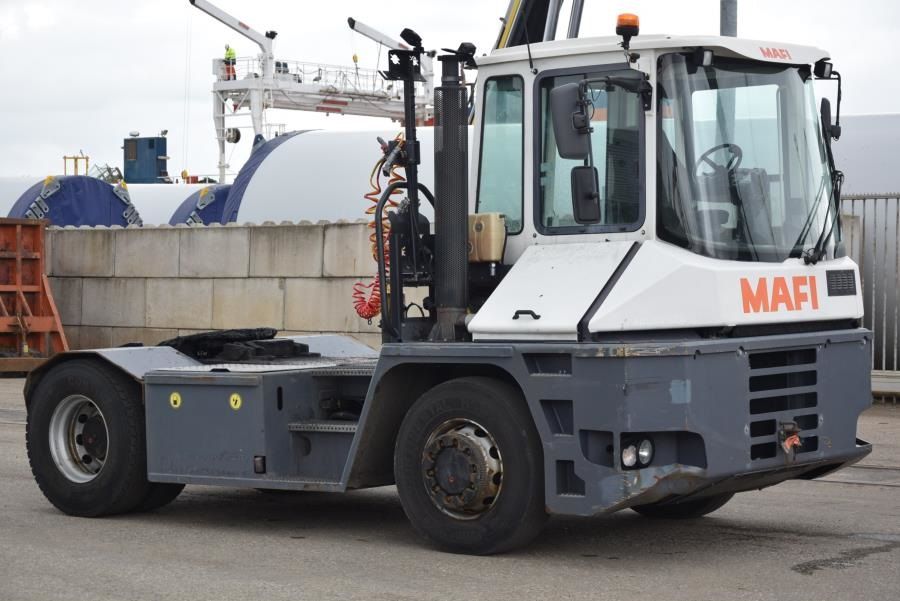 Mafi R332 Terminal tractor www.mtc-forklifts.com Mafi R332 Terminal tractor www.mtc-forklifts.com