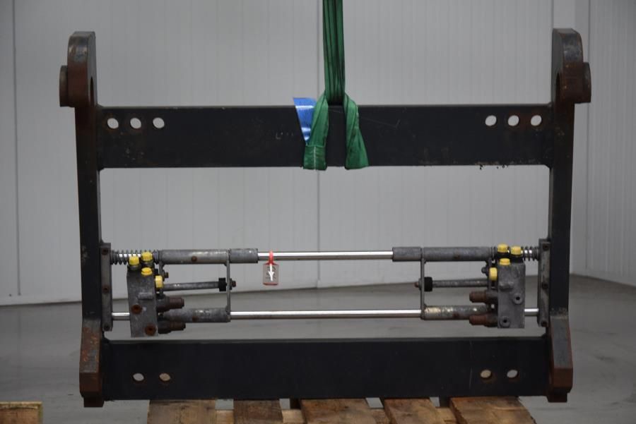 Div attachment/carriage Attachments www.mtc-forklifts.com