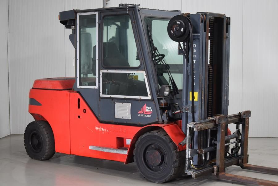 Dantruck 8450DG Diesel Forklift www.mtc-forklifts.com Dantruck 8450DG Diesel Forklift www.mtc-forklifts.com