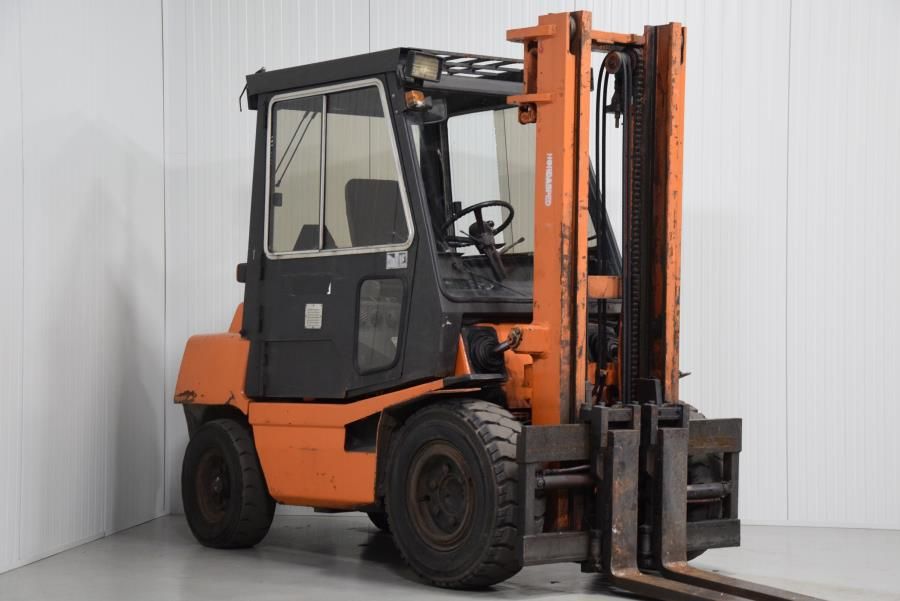 Toyota 02-3FD35 Diesel Forklift www.mtc-forklifts.com Toyota 02-3FD35 Diesel Forklift www.mtc-forklifts.com