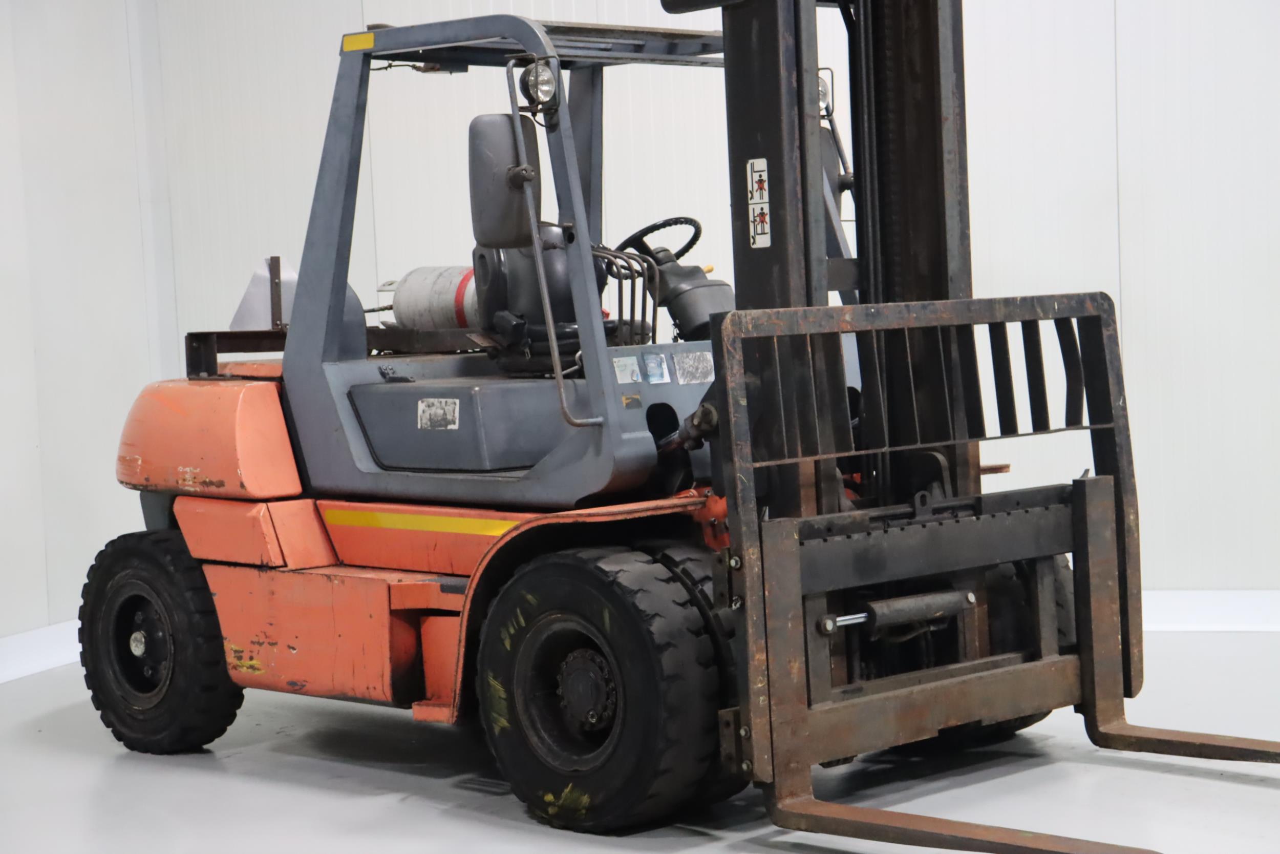Toyota 5FG60 LPG Forklifts www.mtc-forklifts.com Toyota 5FG60 LPG Forklifts www.mtc-forklifts.com