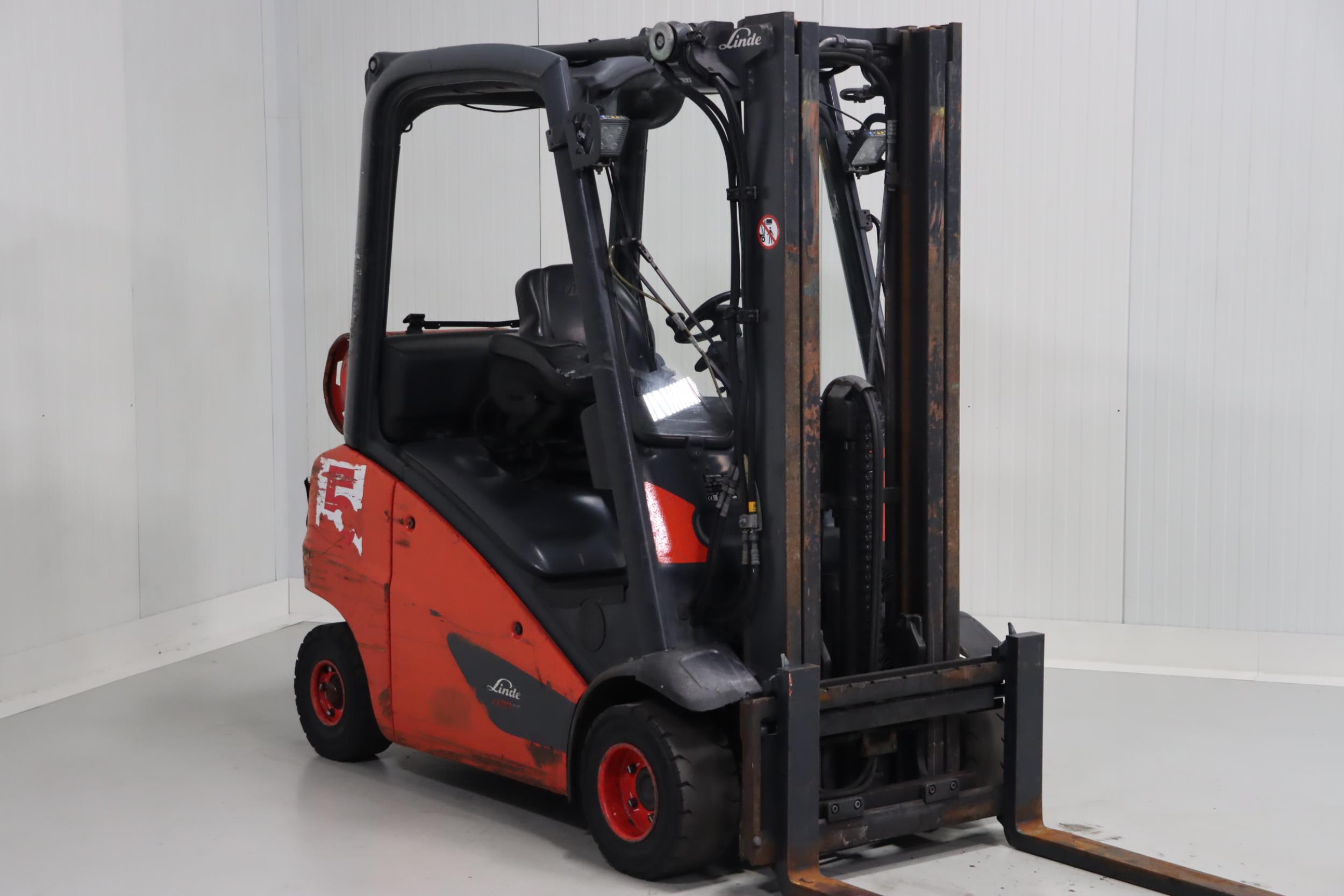 Linde H20T-01 LPG Forklifts www.mtc-forklifts.com Linde H20T-01 LPG Forklifts www.mtc-forklifts.com