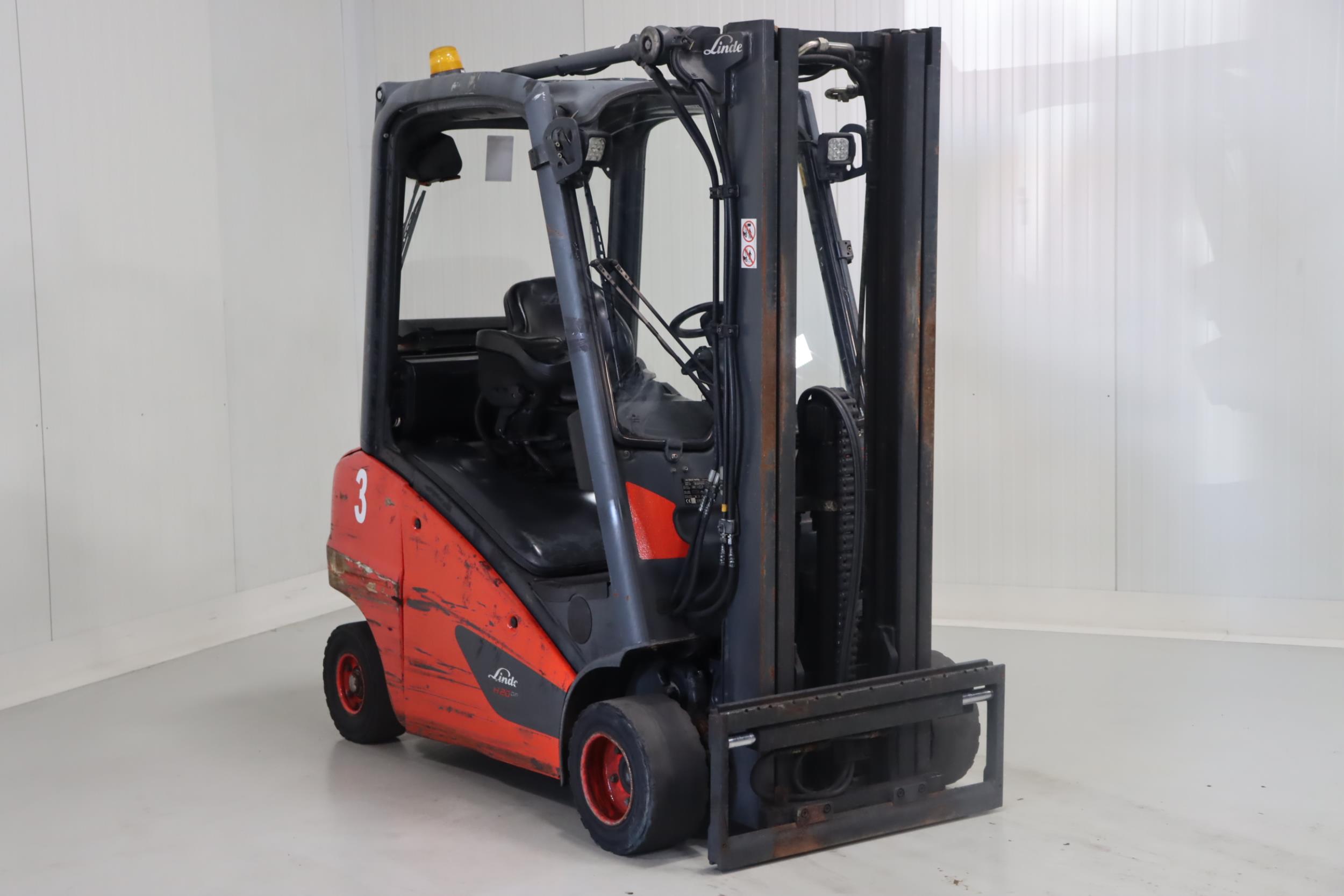 Linde H20T-01 LPG Forklifts www.mtc-forklifts.com Linde H20T-01 LPG Forklifts www.mtc-forklifts.com