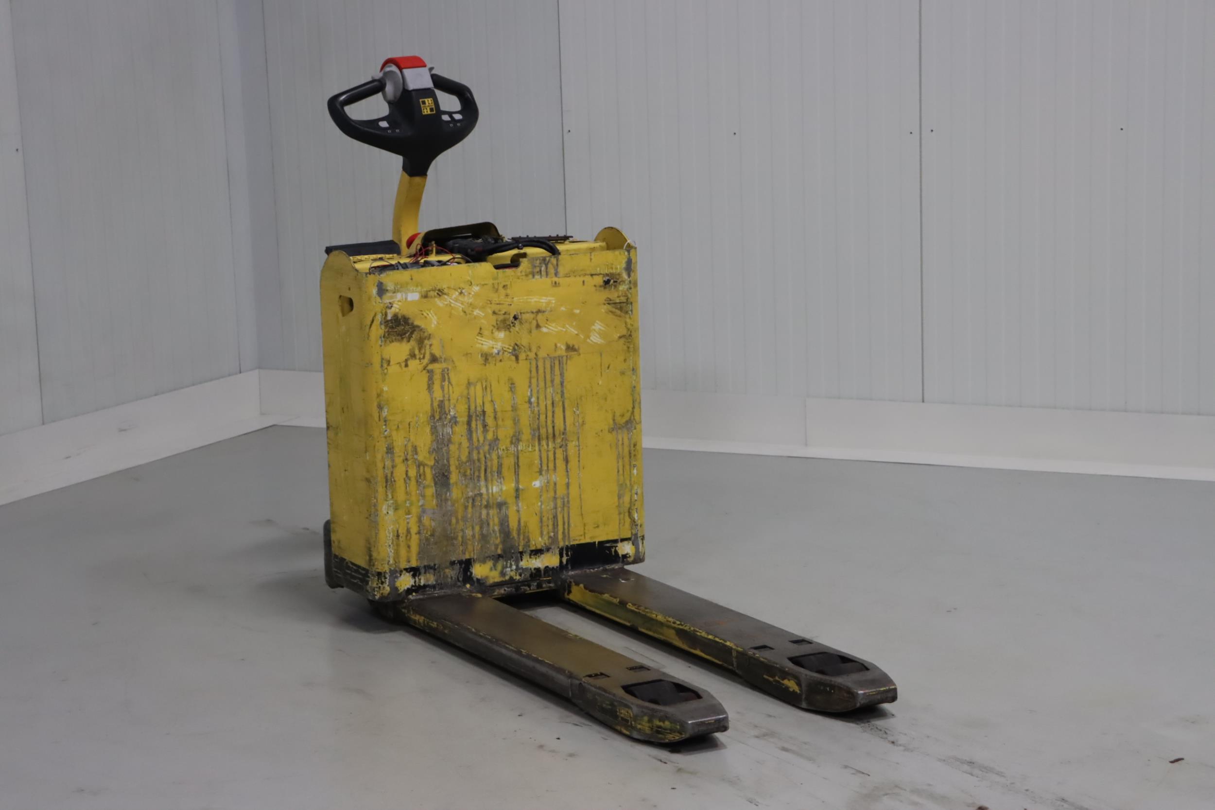 Hyster P2.0S Electric Pallet Truck www.mtc-forklifts.com Hyster P2.0S Electric Pallet Truck www.mtc-forklifts.com