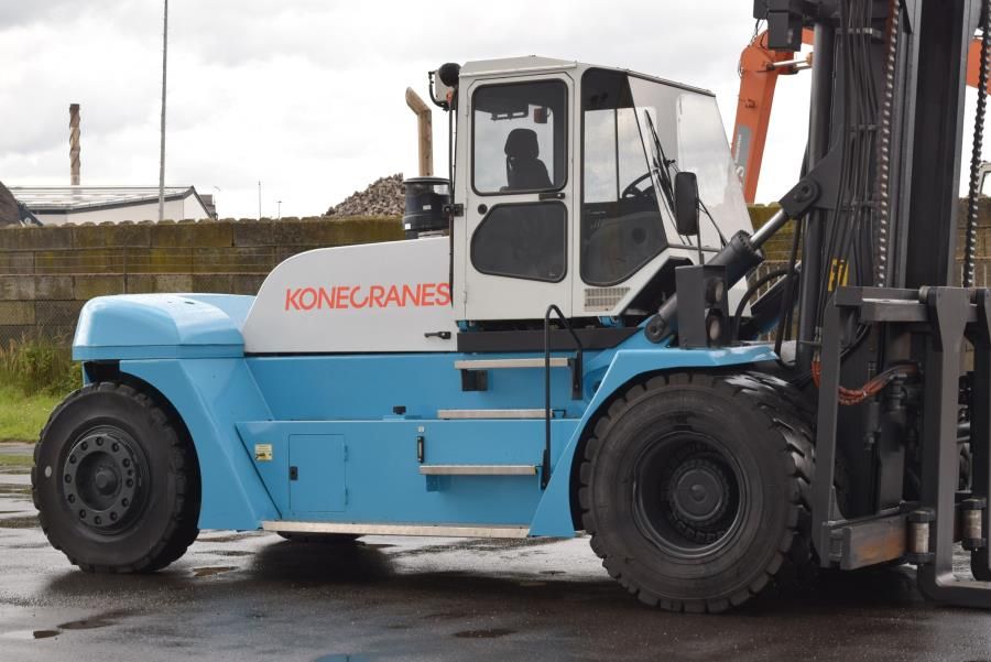SMV 22-1200B Diesel Forklift www.mtc-forklifts.com SMV 22-1200B Diesel Forklift www.mtc-forklifts.com
