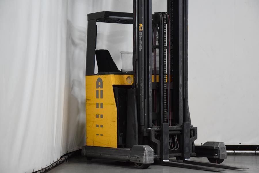 Atlet UHS141 Reach Truck www.mtc-forklifts.com Atlet UHS141 Reach Truck www.mtc-forklifts.com