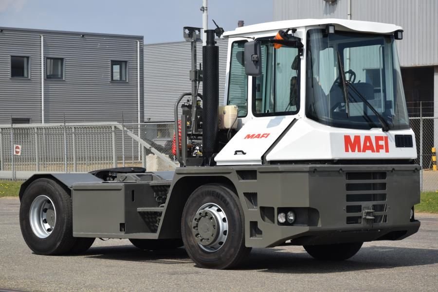 Mafi R332 Terminal tractor www.mtc-forklifts.com Mafi R332 Terminal tractor www.mtc-forklifts.com