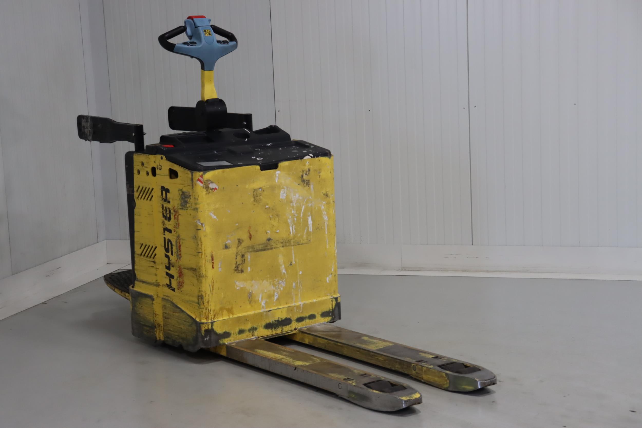 Hyster P2.0S Electric Pallet Truck www.mtc-forklifts.com Hyster P2.0S Electric Pallet Truck www.mtc-forklifts.com
