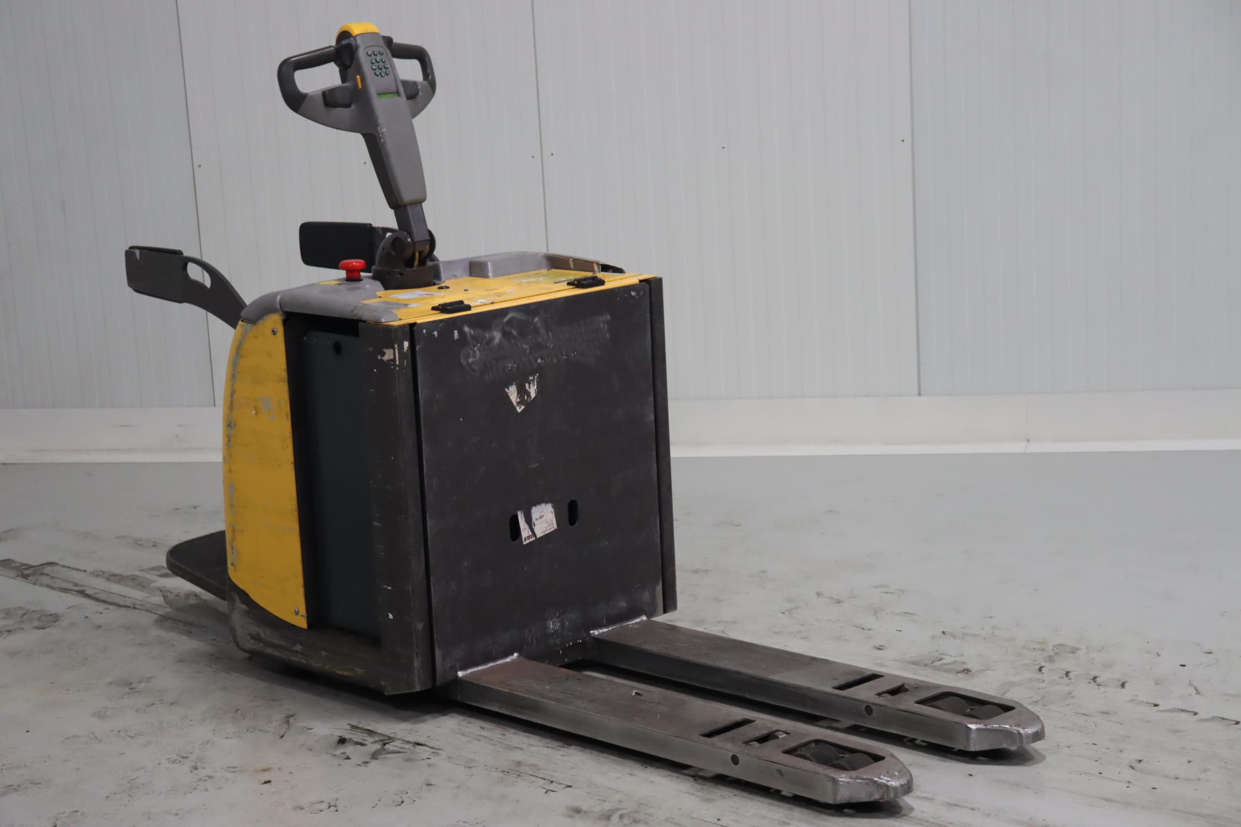 Atlet PLP200P Electric Pallet Truck www.mtc-forklifts.com Atlet PLP200P Electric Pallet Truck www.mtc-forklifts.com
