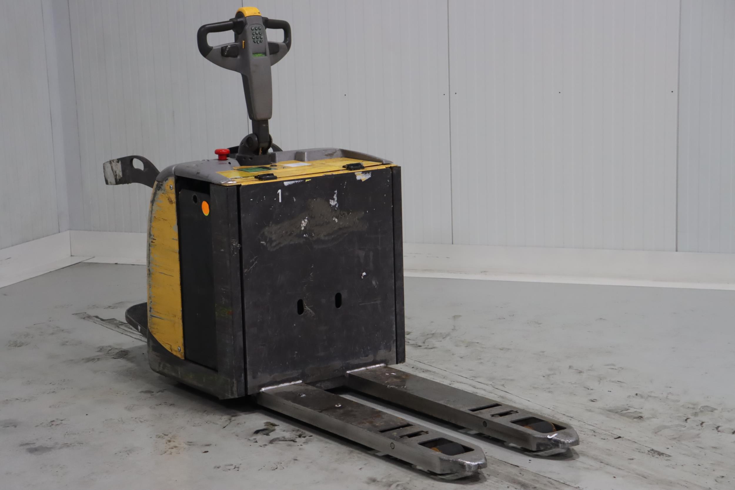Atlet PLP200 Electric Pallet Truck www.mtc-forklifts.com Atlet PLP200 Electric Pallet Truck www.mtc-forklifts.com