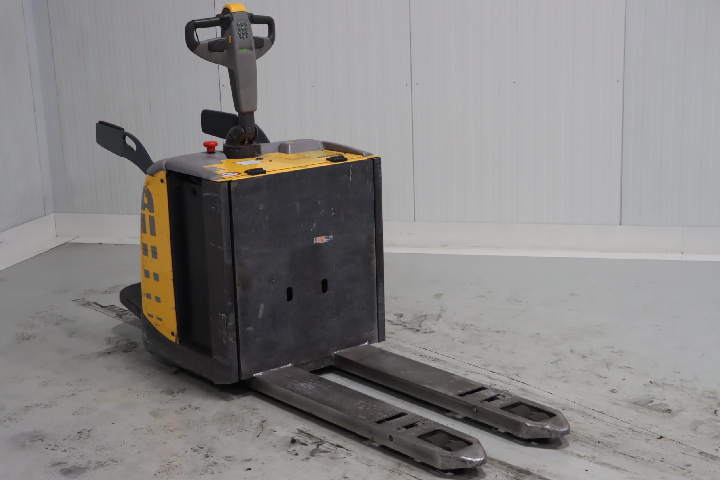 Atlet PLP200P Electric Pallet Truck www.mtc-forklifts.com Atlet PLP200P Electric Pallet Truck www.mtc-forklifts.com