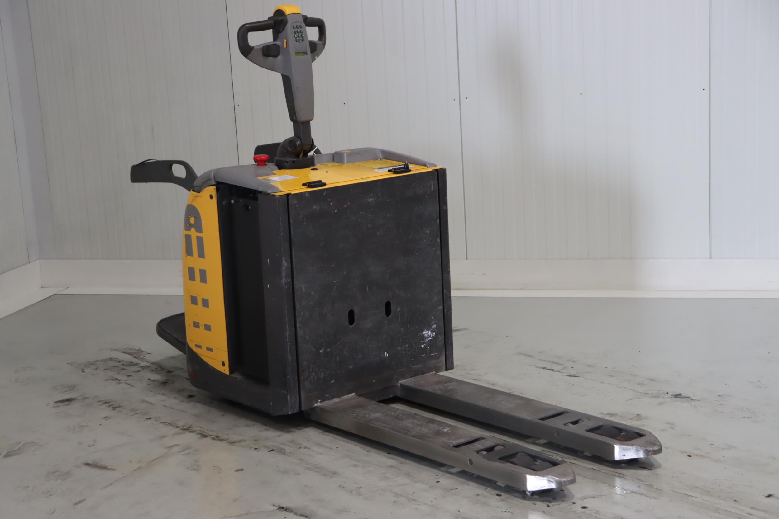 Atlet PLP200P Electric Pallet Truck www.mtc-forklifts.com Atlet PLP200P Electric Pallet Truck www.mtc-forklifts.com