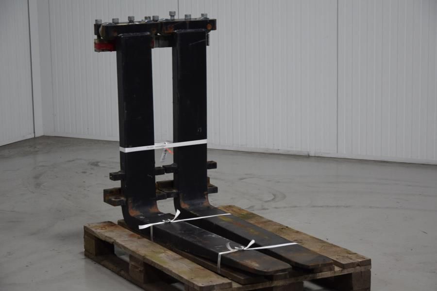 Forks Forks Voorzetapparatuur www.mtc-forklifts.com Forks Forks Voorzetapparatuur www.mtc-forklifts.com
