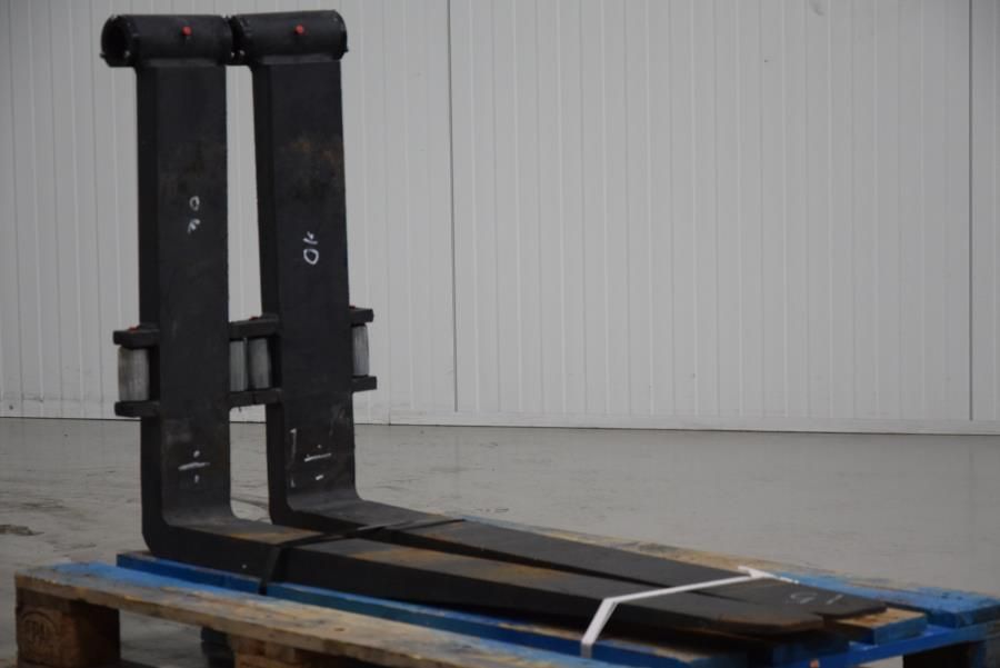 Forks Pin-type Accessoires www.mtc-forklifts.com Forks Pin-type Accessoires www.mtc-forklifts.com