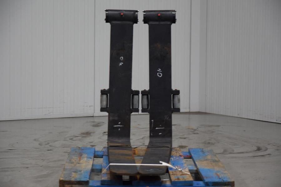 Forks Pin-type Attachments www.mtc-forklifts.com
