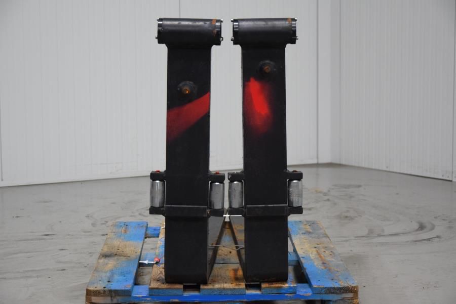 Forks Pin-type Attachments www.mtc-forklifts.com