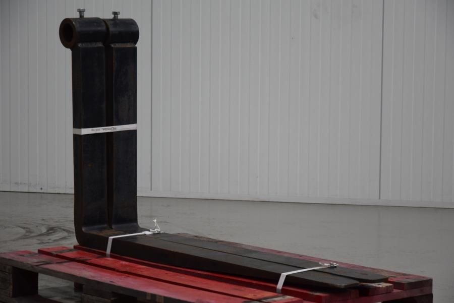 Forks Pin-type Attachments www.mtc-forklifts.com Forks Pin-type Attachments www.mtc-forklifts.com