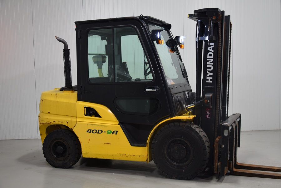 HYUNDAI 40D-9A Diesel Forklift www.mtc-forklifts.com HYUNDAI 40D-9A Diesel Forklift www.mtc-forklifts.com