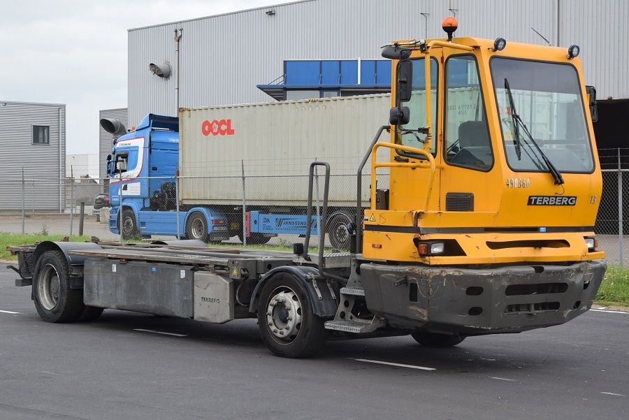 Terberg BC182 Terminal tractor www.mtc-forklifts.com Terberg BC182 Terminal tractor www.mtc-forklifts.com