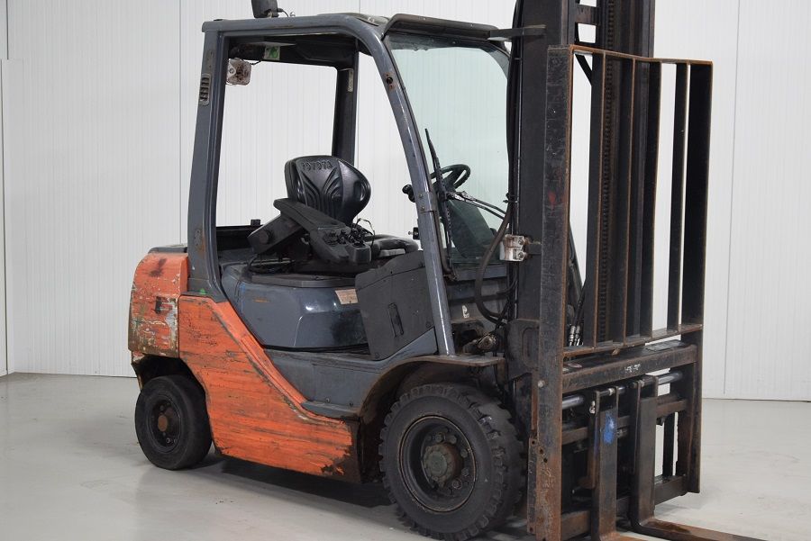 Toyota 02-8FDF25 Diesel Forklift www.mtc-forklifts.com Toyota 02-8FDF25 Diesel Forklift www.mtc-forklifts.com