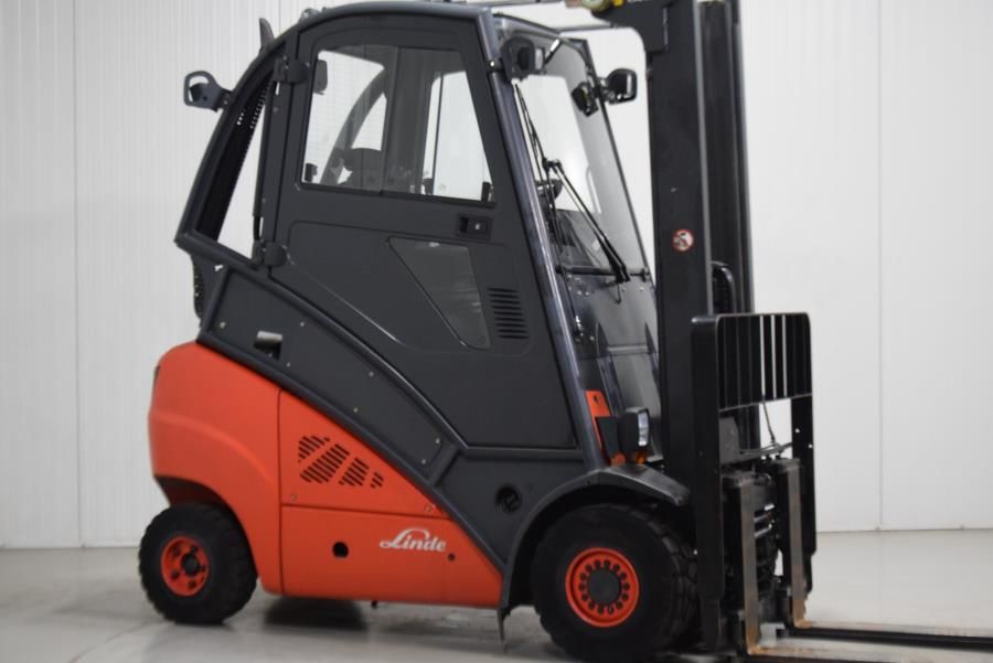 Linde H30D-01 Diesel Forklift www.mtc-forklifts.com Linde H30D-01 Diesel Forklift www.mtc-forklifts.com