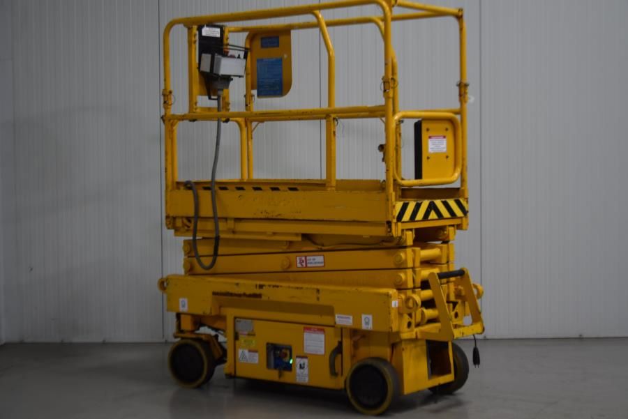 Iteco IT6080 Piattaforma aerea a pantografo www.mtc-forklifts.com Iteco IT6080 Piattaforma aerea a pantografo www.mtc-forklifts.com