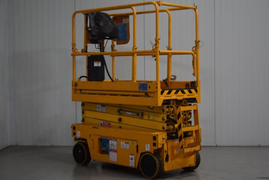 Iteco IT5980 Piattaforma aerea a pantografo www.mtc-forklifts.com Iteco IT5980 Piattaforma aerea a pantografo www.mtc-forklifts.com