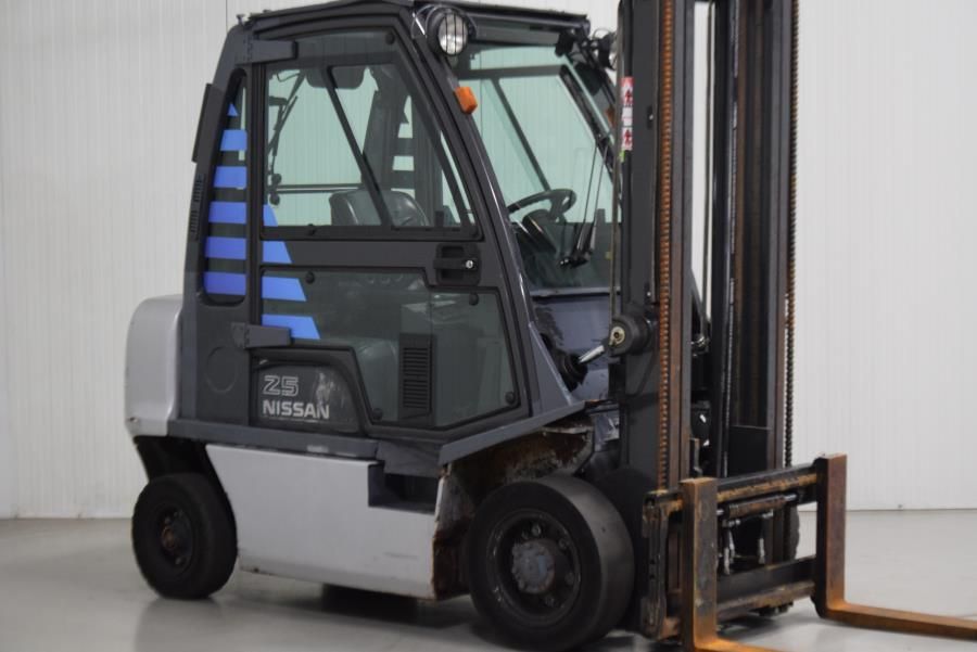 Nissan Y1D2A25Q Diesel Forklift www.mtc-forklifts.com