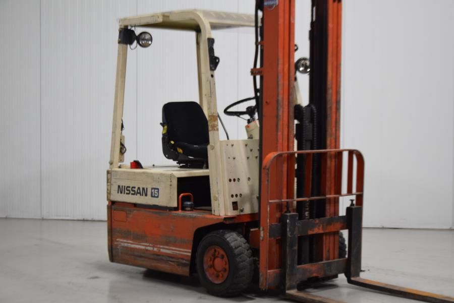 Nissan MA01L15U Electric 3-wheel forklift www.mtc-forklifts.com Nissan MA01L15U Electric 3-wheel forklift www.mtc-forklifts.com