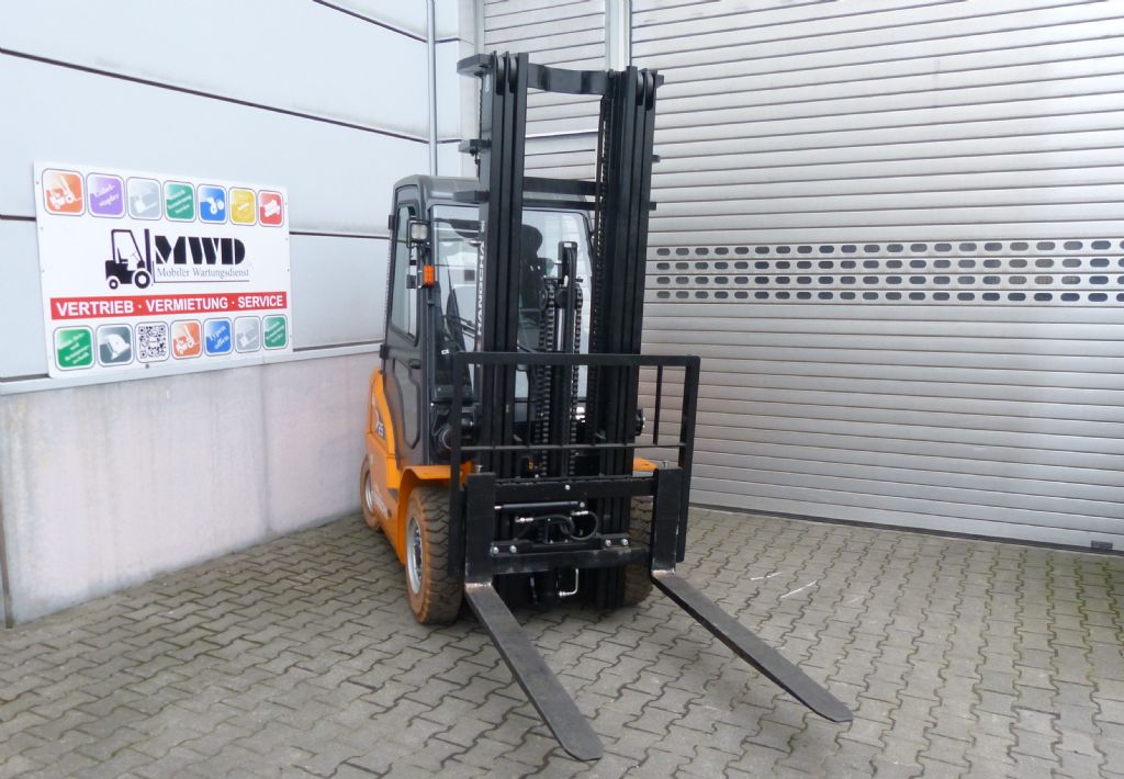 HC Hangcha CPD25-XEY2-Sl Elektro 4 Rad-Stapler www.mwd-berlin.de