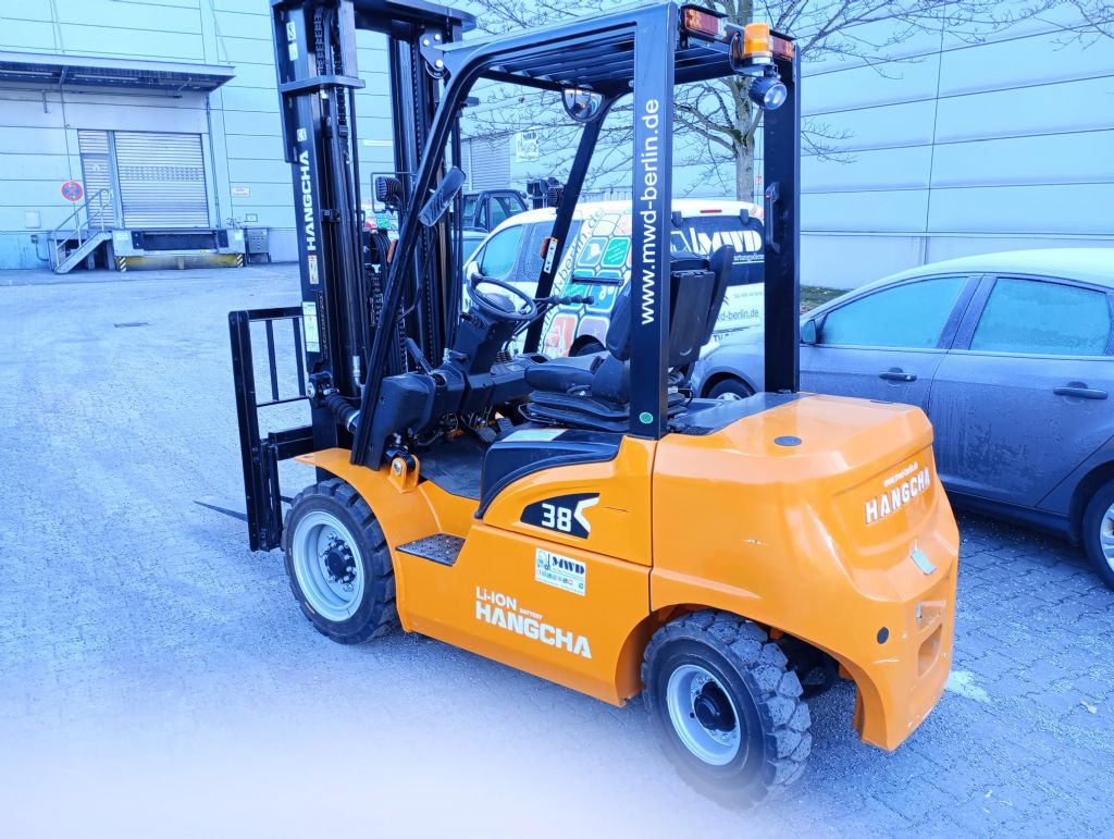 Hangcha CPD38-XEY2-SI Electric 4-wheel forklift www.mwd-berlin.de
