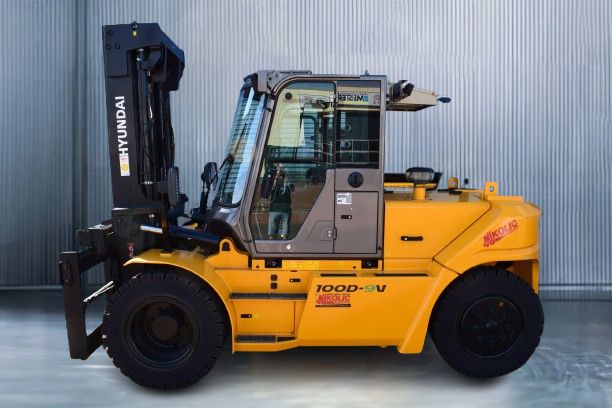 Hyundai-100D-9V-Dieselstapler-www.nikolic-gabelstapler.de