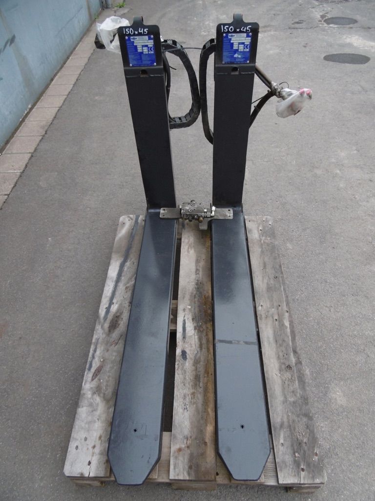 Cascade ISO2A 1200x150x45 Hydraulic Telescopic Fork Arms www.nortruck.de