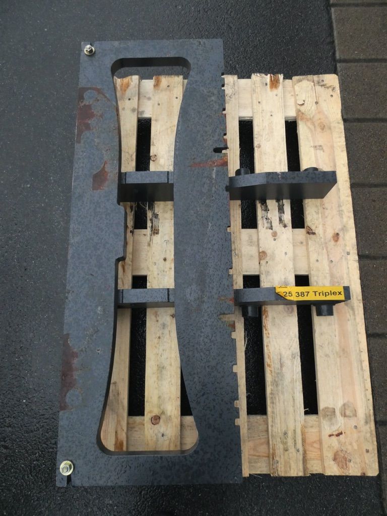 Linde Gabeltr�ger f�r Triplex, M1523-387 Gabeltr�ger www.nortruck.de