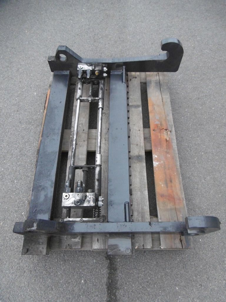 *Sonstige OQT 850 Oilquick Schnellwechselsystem Gabeltr�ger www.nortruck.de