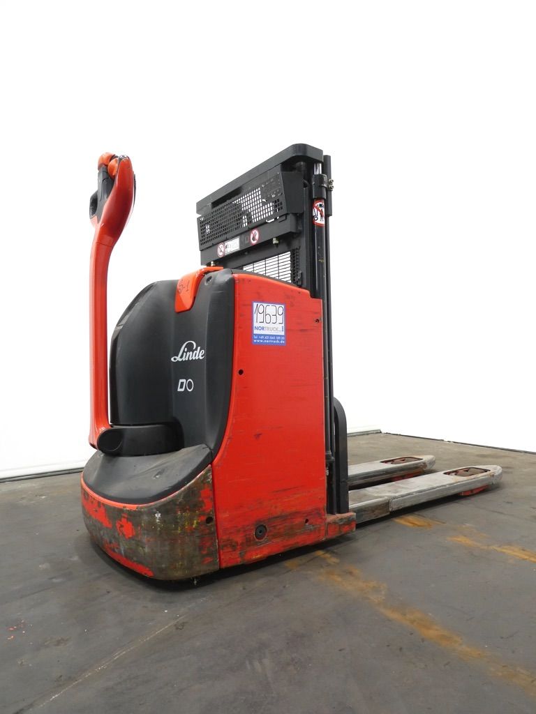 Linde D08-1160 Doppelstockstapler www.nortruck.de