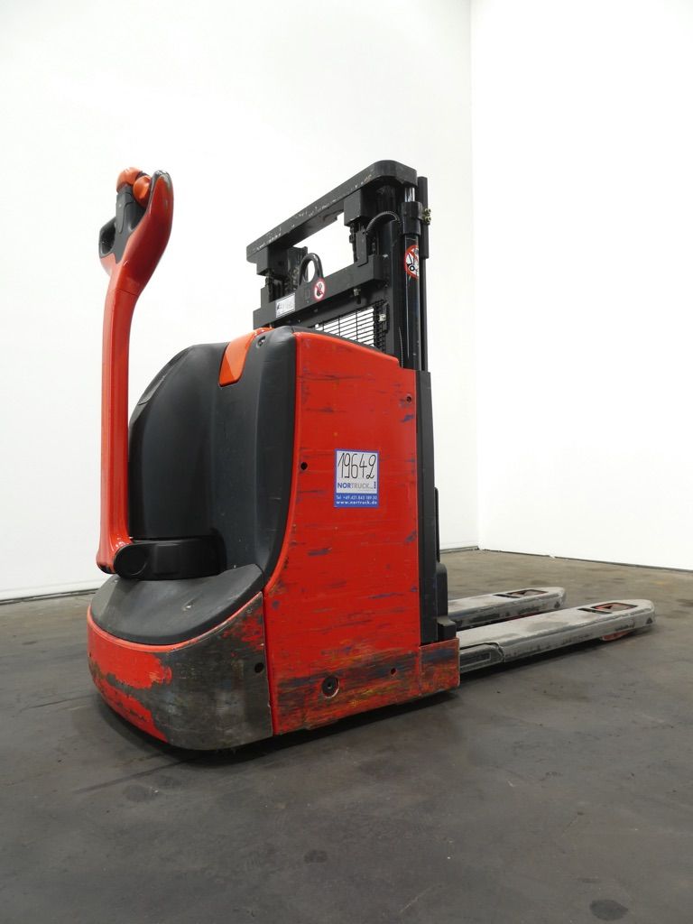 Linde D08-1160 Doppelstockstapler www.nortruck.de