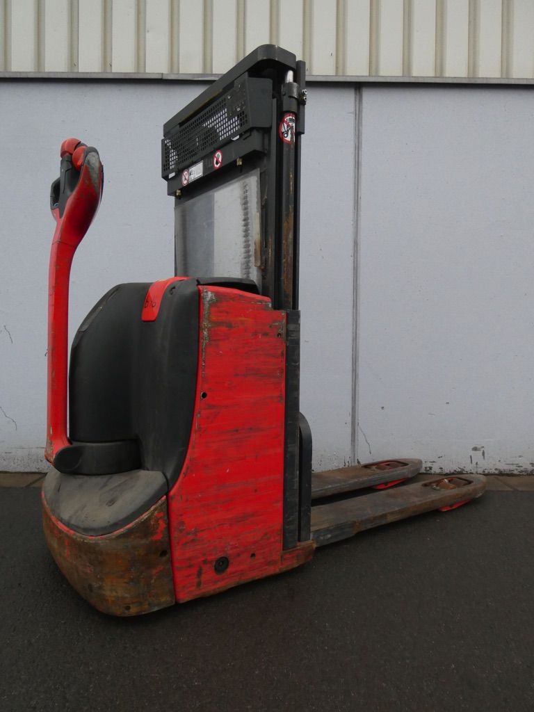 Linde D08-1160 Doppelstockstapler www.nortruck.de