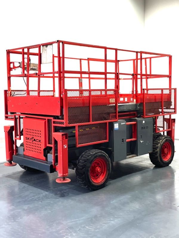 Skyjack SJ8831 Scherenarbeitsbhne www.nortruck.de