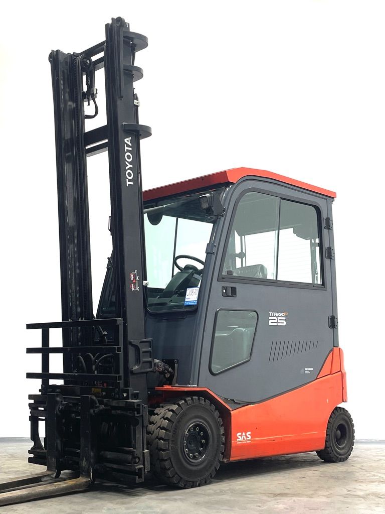 Toyota 8FBMT25 Elektro 4 Rad-Stapler www.nortruck.de