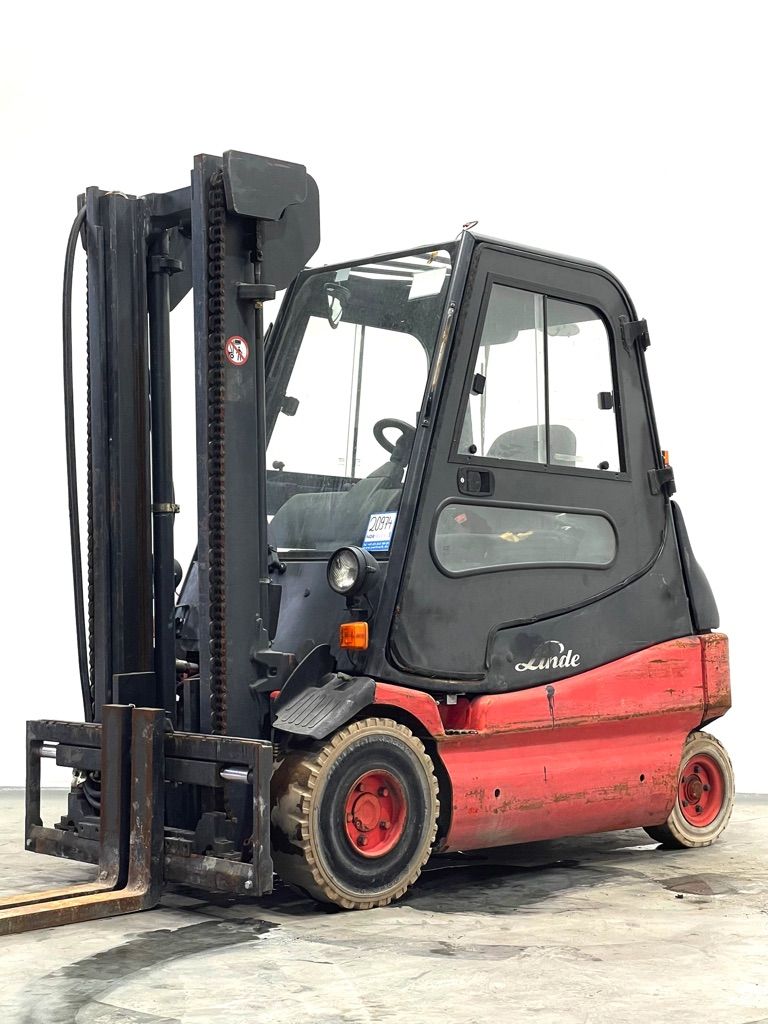 Linde E25-336 Electric 4-wheel forklift www.nortruck.de